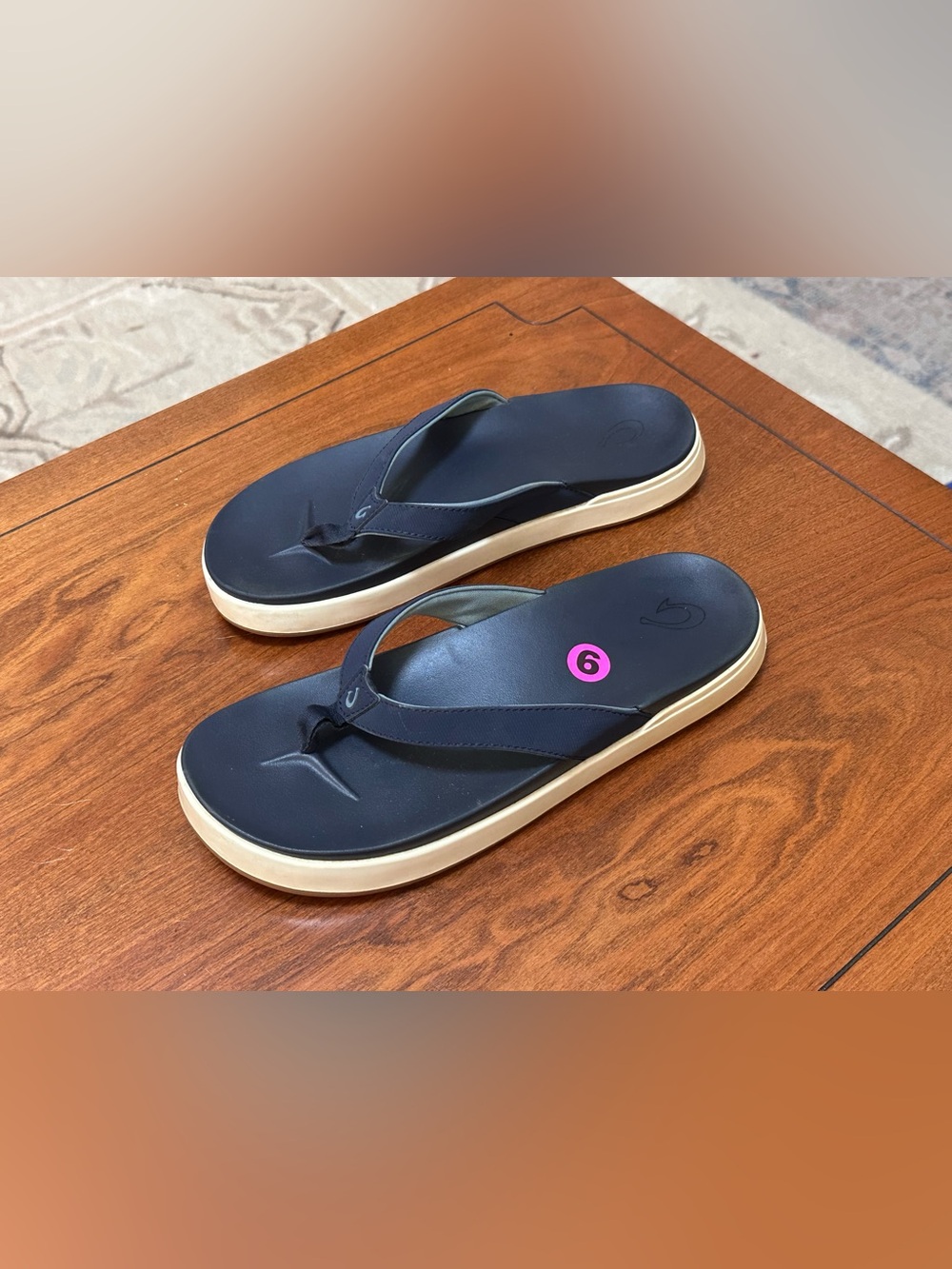 OluKai Ulele Flip Flops Men’s Size 9 Navy Water Resistant Arch Support Sandals - Picture 2 of 5